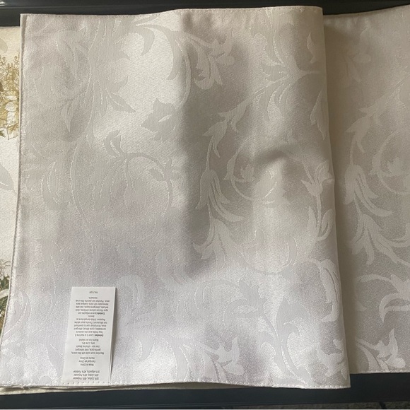 Christmas Elegant Winter White Poinsettia Dinner Table Runner 13x120 inches NEW - Picture 10 of 11